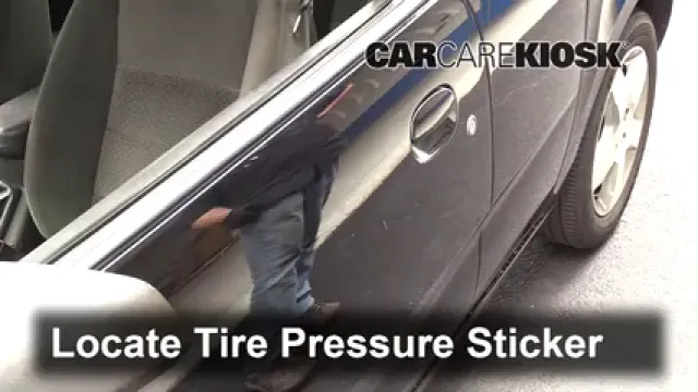 2006 Saturn Ion-3 2.2L 4 Cyl. Coupe Pneus et roues Vérifier la pression des pneus